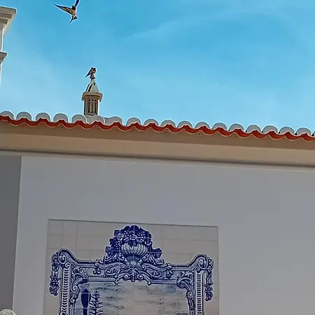 Вилла Casa Madeira, With Optional Heated Salt-water Pool And Sauna Лагуш