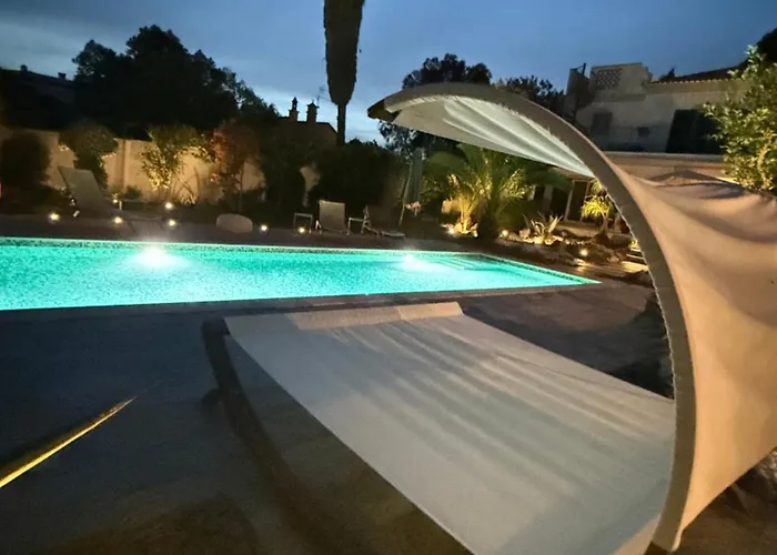 빌라 Casa Madeira, With Salt-water Pool And Sauna 라고스