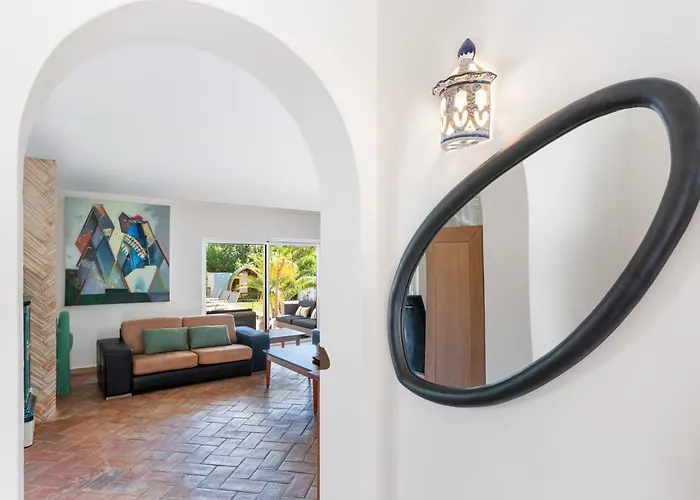 Casa Madeira, With Salt-water Pool And Sauna Lagos