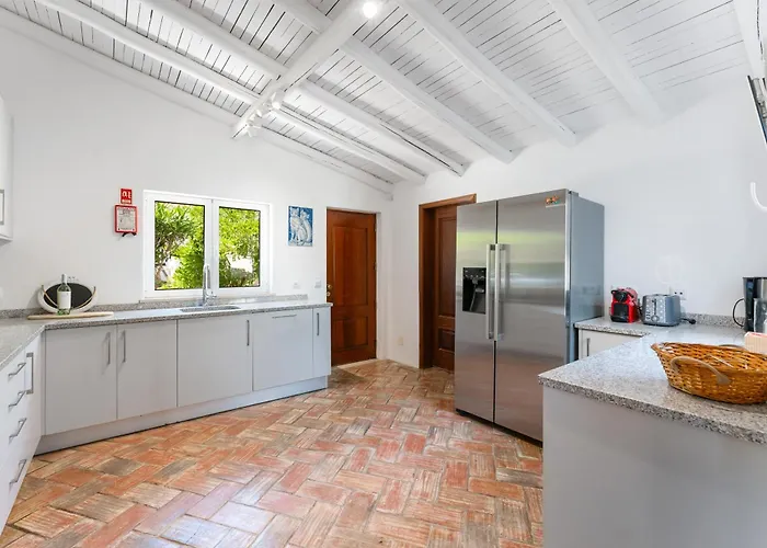 Casa Madeira, With Salt-water Pool And Sauna Villa Lagos