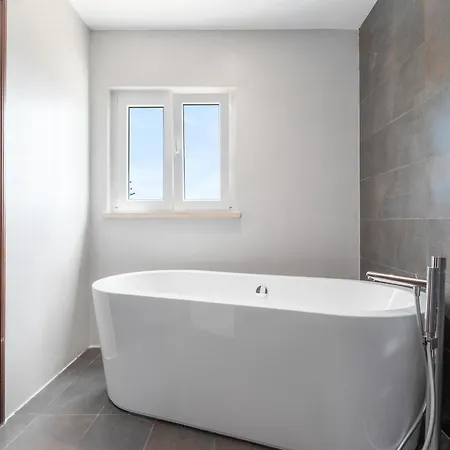 Luxury Casa Madeira, Heated Salt Water Pool And Panoramic Woodfire Sauna Villa *