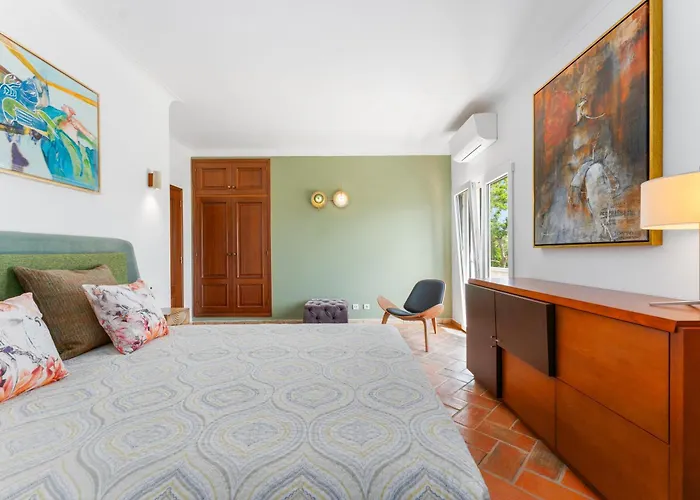 Casa Madeira, With Salt-water Pool And Sauna * Lagos